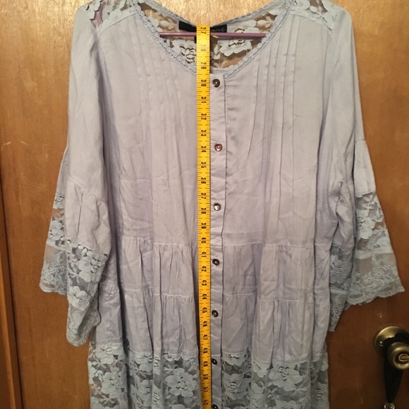 Ladies Boutique Blouse - Picture 3 of 6